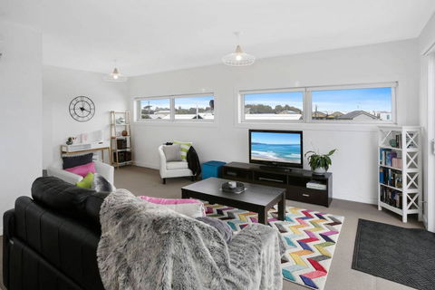 APOLLO 13 PENTHOUSE - Free Wifi & Huge Terrace! - Accommodation Georgetown 1