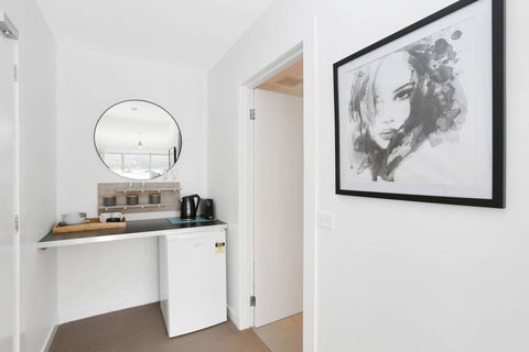 APOLLO 13 STUDIO - Free Wifi, Opposite Beach! - Accommodation Georgetown 3