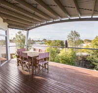 Aqua Vista - a stroll to Paynesville forshore - Accommodation Georgetown