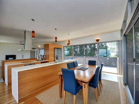 Architectural Design On The Beach - Accommodation Georgetown 3