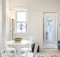 Art Deco Oasis Minutes From the City - Accommodation Georgetown