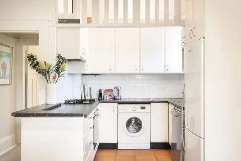 Art Deco Oasis Minutes From The City - Accommodation Georgetown 3