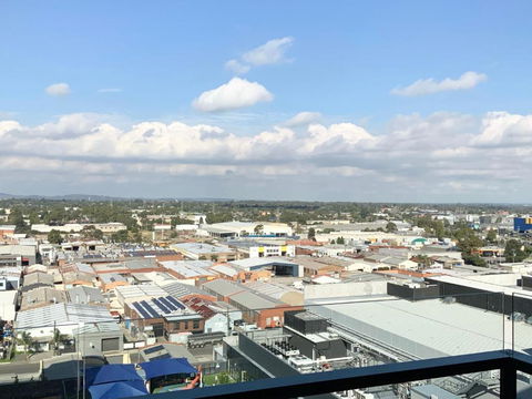 M-city Apartment - Executive Twin King Ensuites - Fully Equipped - Free Parking, Fast Wifi, Smart TV, Netflix, Complementary Drinks & Amenities - M-city Shopping Centre Clayton 3168 - Accommodation Georgetown 3