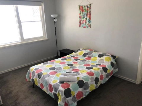 Maddington House Unit C - Accommodation Georgetown 3