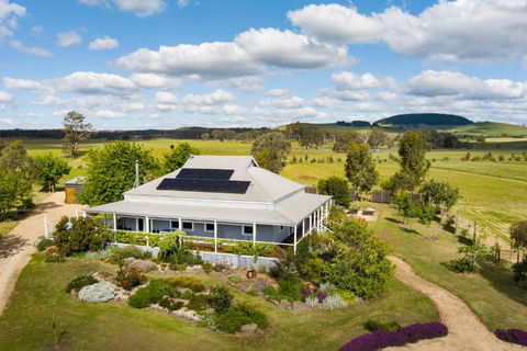 Mafic House - Accommodation Georgetown 0