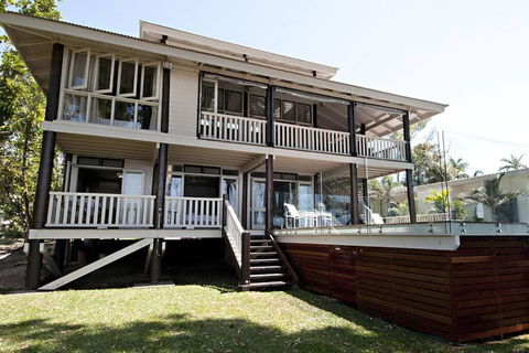 Magic Beach House - Absolute Beachfront - Accommodation Georgetown 3