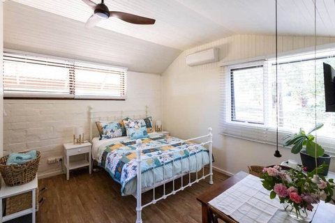 Maldon Cosy Garden Cottage - Charming One Room Studio - Accommodation Georgetown 2
