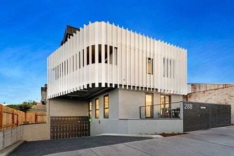 Manhattan Apartments - Glen Iris - Accommodation Georgetown 0