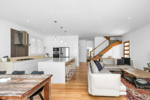 Manly Lagoon Hidden Gem Retreat - Accommodation Georgetown 2