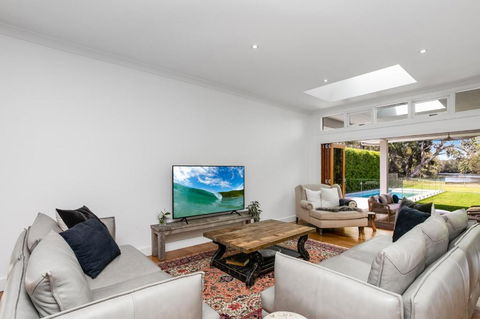 Manly Lagoon Hidden Gem Retreat - Accommodation Georgetown 3