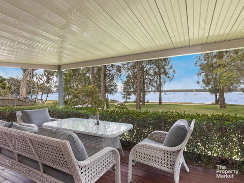 Mannering Lake House - Accommodation Georgetown 1