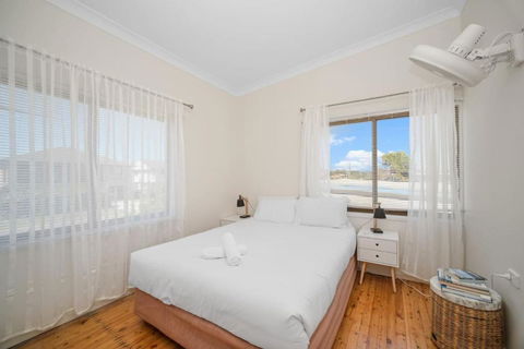 Manning Point Heights Upstairs - Accommodation Georgetown 2
