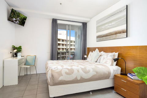 Marina View Queen Bed Studio Apartment Pool & Gym - Accommodation Georgetown 0