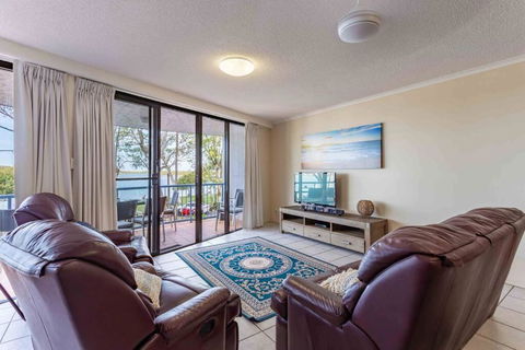 Maroochydore Riverfront - Accommodation Georgetown 2