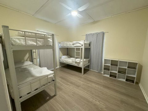 Massive 3 Bedroom Home With Backyard - Accommodation Georgetown 0