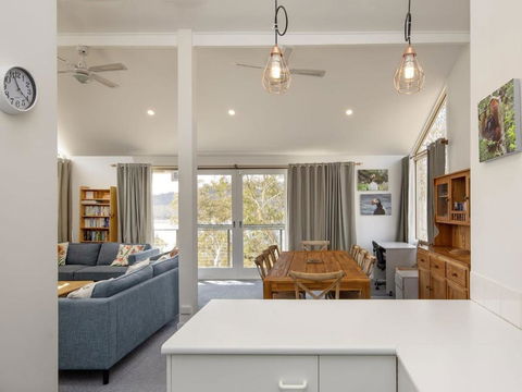 Matilda - 3BR Home L Central Location L Amazing Lake Views L WiFi L BBQ - Accommodation Georgetown 2