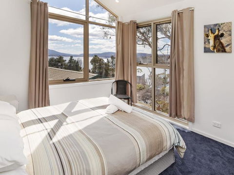 Matilda - 3BR Home L Central Location L Amazing Lake Views L WiFi L BBQ - Accommodation Georgetown 3