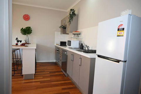 Mawson Red - Free Pool Access -Onsite Parking-Netflix-5 Mins To Mawson Interchange - Accommodation Georgetown 1