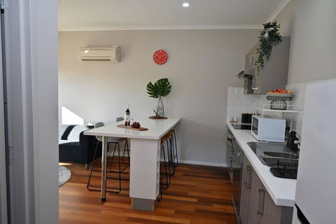 Mawson Red - Free Pool Access -Onsite Parking-Netflix-5 Mins To Mawson Interchange - Accommodation Georgetown 2
