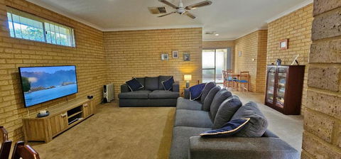 Mbale - Kalbarri WA - Accommodation Georgetown 1