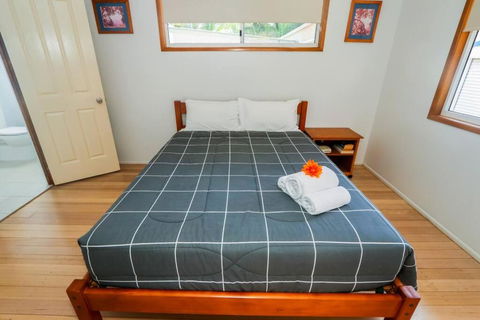 McLeods - Pet-Friendly Coastal Escape In Central Agnes Water - Accommodation Georgetown 2