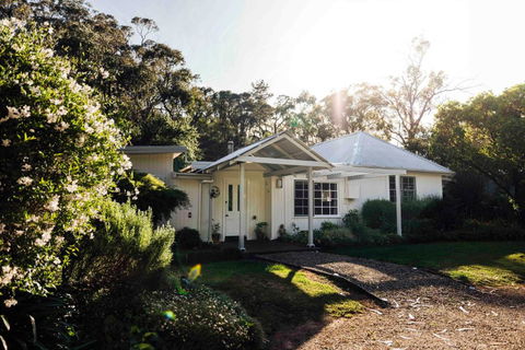 Meadowbrook MTB Lodge Orange - Rip On The Trails, Sip On The Wine! - Accommodation Georgetown 3