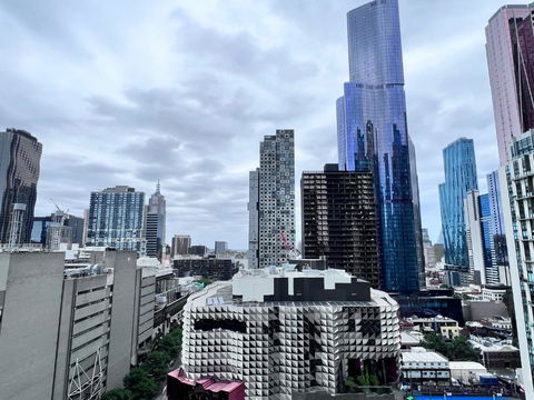 MelbCBD Central Large 3BR2BTH GymPool Heater - Accommodation Georgetown 0