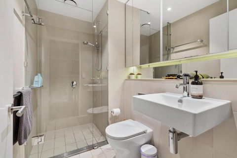 Melbourne Docklands Riverside Views - Accommodation Georgetown 2