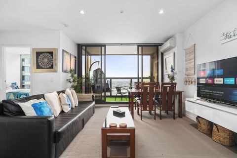 Melbourne CBD Water Views Parking WiFi Wine - Accommodation Georgetown 0