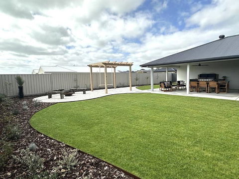 Melvilla-17 Orchid Drive- Free Wi-Fi - Accommodation Georgetown 0