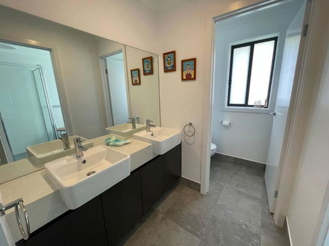 Melvilla-17 Orchid Drive- Free Wi-Fi - Accommodation Georgetown 1