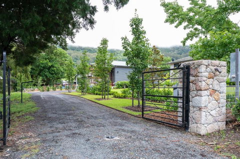 Meroo Springs - Luxury Country Getaway - Accommodation Georgetown 2