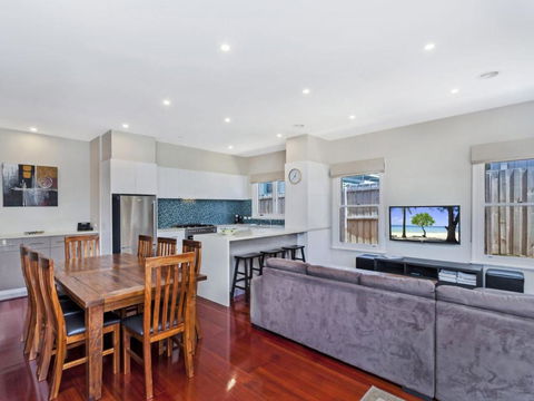 Merri Place - Accommodation Georgetown 3