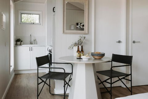 Mewburn Park Retreats - The Lakehouse - Accommodation Georgetown 3