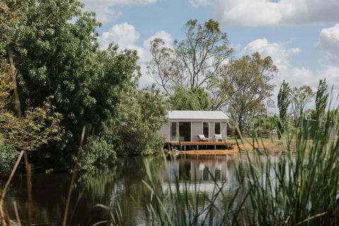 Mewburn Park Retreats - The Lakehouse - Accommodation Georgetown 0