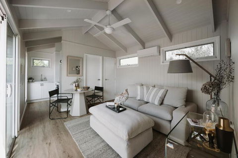 Mewburn Park Retreats - The Lakehouse - Accommodation Georgetown 2