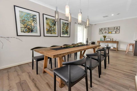 Mid Century 4 Bedroom Getaway In Barossa Vineyard - Accommodation Georgetown 2