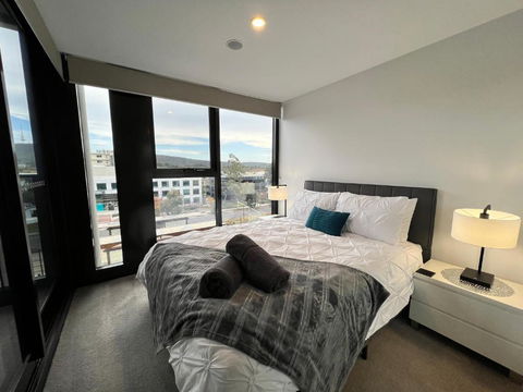 Midnight Luxe 2BR 2Bath Apartment 507 In The Heart Of Braddon L5 Views Pool Sauna Gym Wifi - Accommodation Georgetown 0
