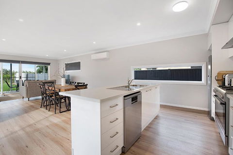 Milawa Vineyard Views - Guesthouse 2 - Accommodation Georgetown 3