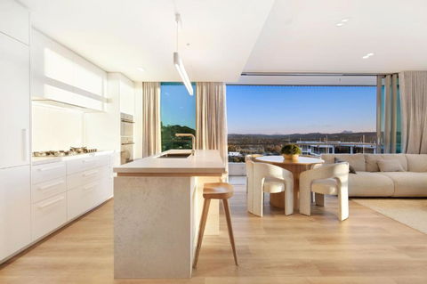 Miles At Kirra Point 1406 - Accommodation Georgetown 3