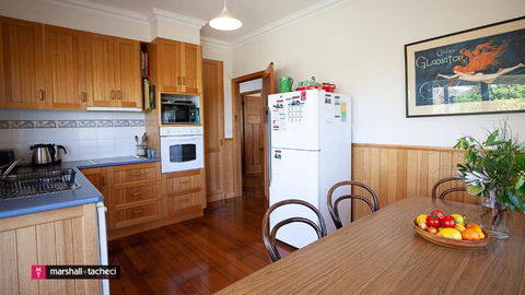Moorhead Beach Cottage Bermagui - 60 Wallaga Lake Road - Accommodation Georgetown 2