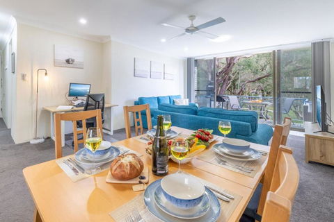 Mistral Court, 15 17 Mistral Close - Fantastic Unit With Wifi And Water Views - Accommodation Georgetown 0