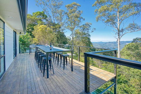 Misty Mountain View - A Tree-lined Tropical Oasis - Accommodation Georgetown 0