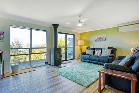 Misty Mountain View - A Tree-lined Tropical Oasis - Accommodation Georgetown 1