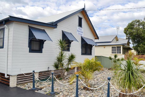 Mistys Beachside Cottage - Bring Your Own Linen. - Accommodation Georgetown 1