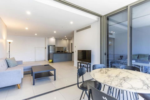 Modern 2B With Loft Bed Parking Central Mascot - Accommodation Georgetown 0