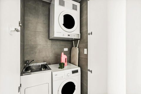 Modern 2BD In Trendy Inner West - Accommodation Georgetown 2
