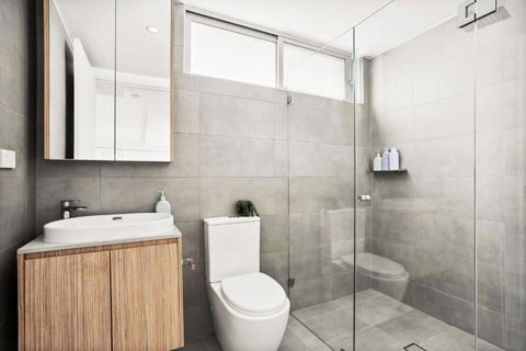 Modern 2BD In Trendy Inner West - Accommodation Georgetown 3