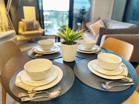 Modern 2BR Apt With A Stunning View - Accommodation Georgetown 1