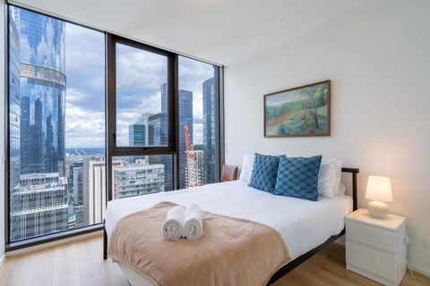Modern 2BR CBD APT With City Views Pool & Gym - Accommodation Georgetown 0